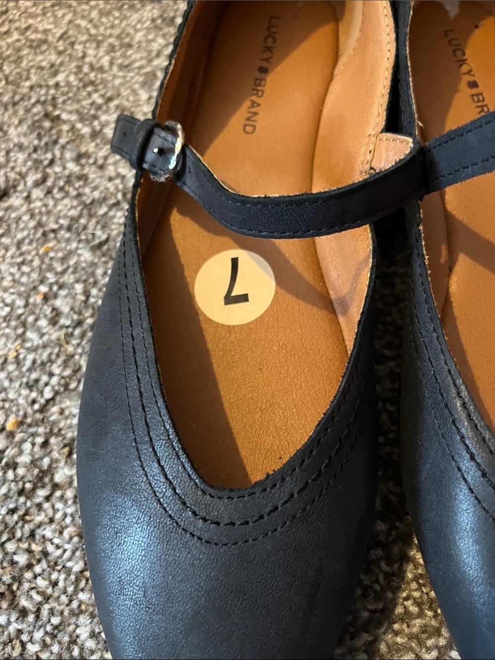 NEW  Lucky Brand Black Leather Albajane  Flats Shoes  SZ 7 - Picture 8 of 8